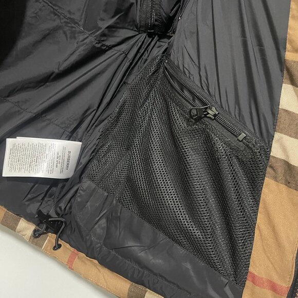 Burberry House Check Pattern Detachable Sleeve Puffer Coat - Picture 13 of 16